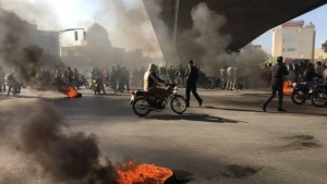 ایران: سرکوب خشونت‌بار اعتراضات به دست نیروهای امنیتی معترضان کشته و مجروح؛ قطعی گسترده اینترنت